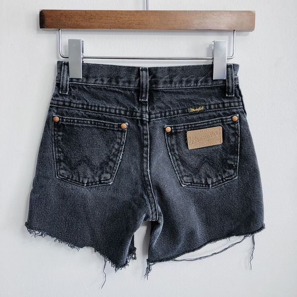 Wrangler Pants - WRANGLER VINTAGE HIGHWAISTED DENIM SHORTS